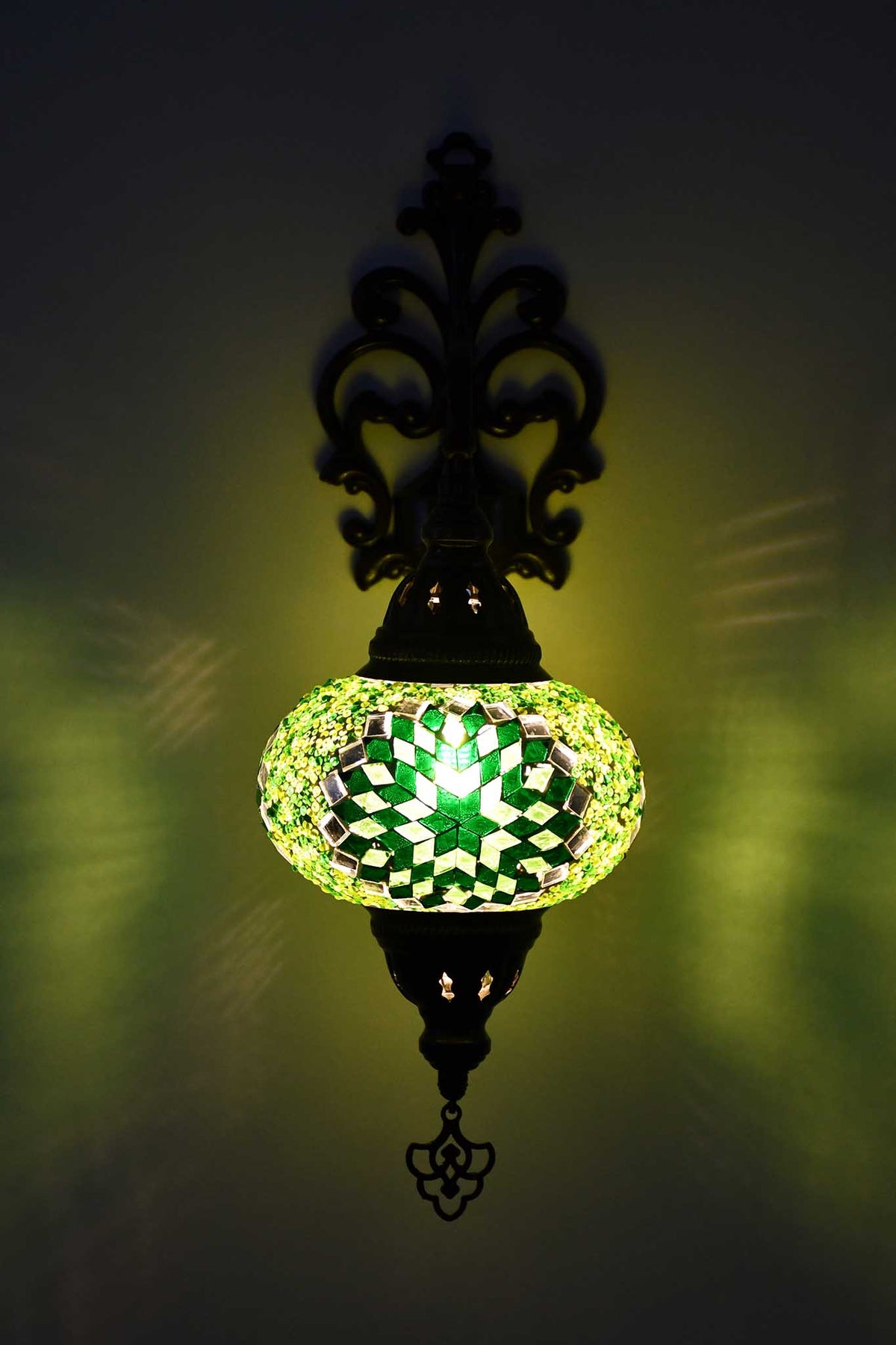 Turkish wall light beads round star green