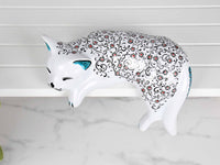 ceramic lazy cat large Iznik daisy