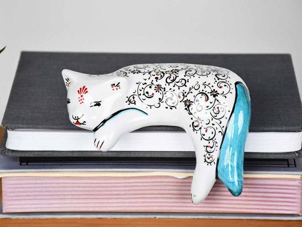 ceramic lazy cat small daisy black
