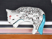 ceramic lazy cat small daisy black